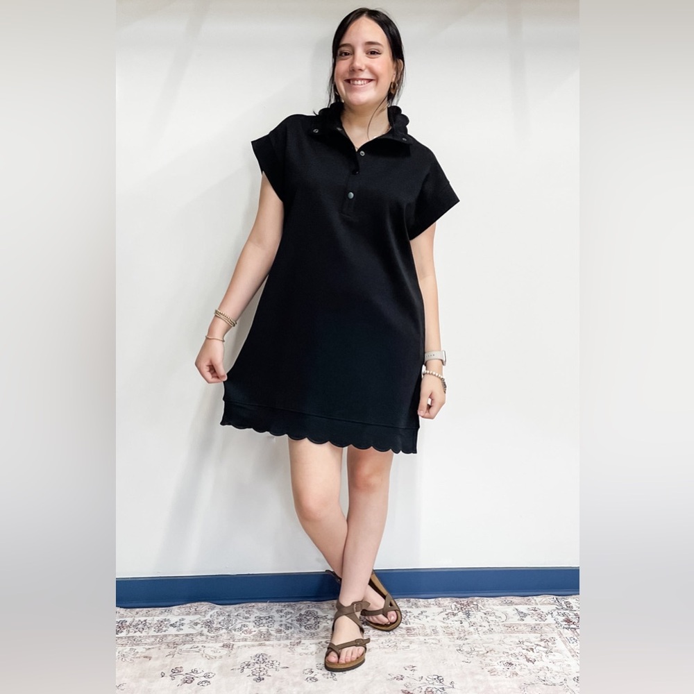 Adorable! Entro Jersey Knit Mini Sporty Dress Black with scalloped hem D26339